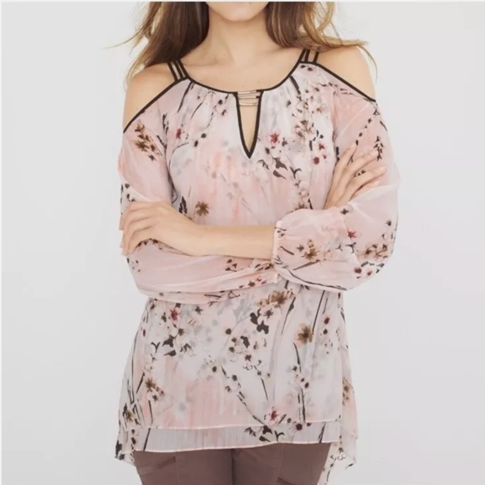 White House Black Market Cream and Pink Flutter Sleeve Blouse